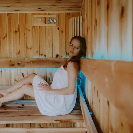 Przystan - Nad Jeziorem - Warmia I Mazury * Jeziorany